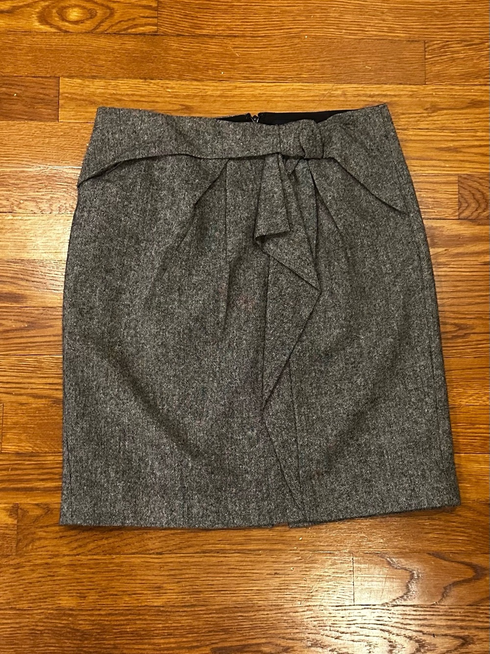 Classic Gray Pencil Skirt - Banana Republic size 0